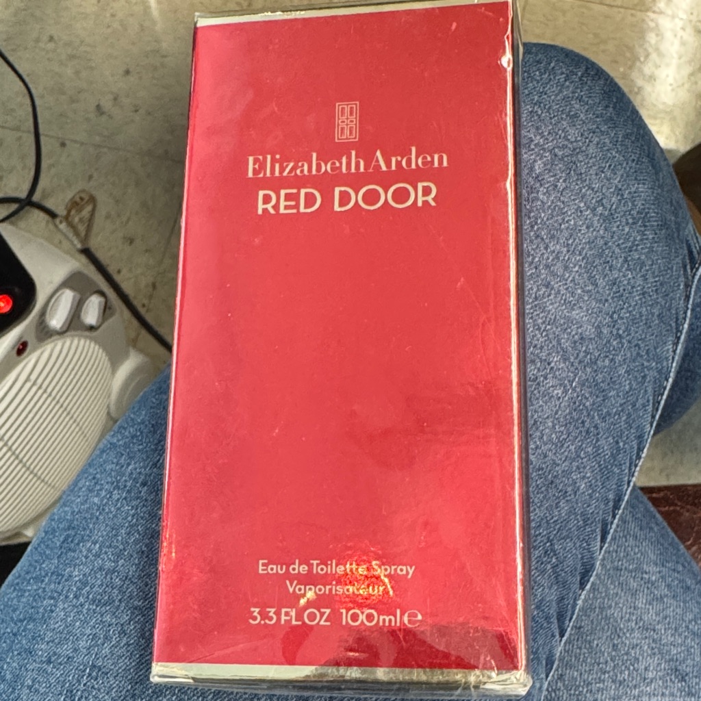 Elizabeth Arden Red Door Gold And Red Boxed Fragrance New Sealed 33oz Elizabeth Arden Red Door Gold And Red Boxed Fragrance New Sealed 33oz